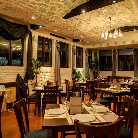 Flora-daisy 3* Borowec