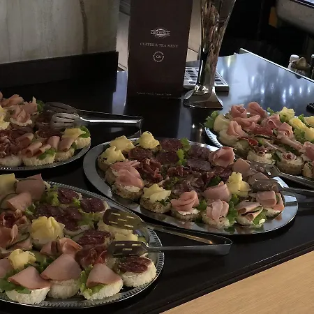 Flora-daisy Aparthotel 3*