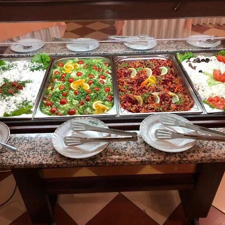 Aparthotel Flora-daisy 3*