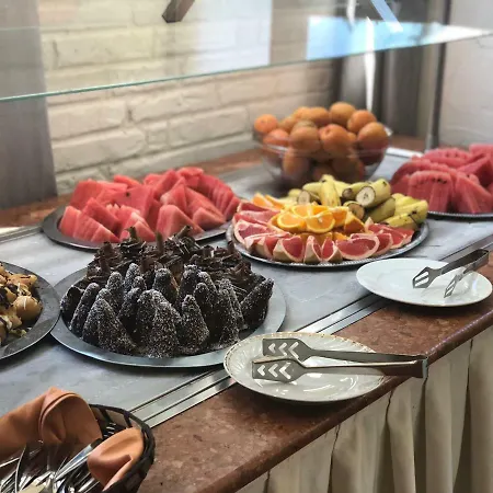 Flora-daisy Aparthotel 3*