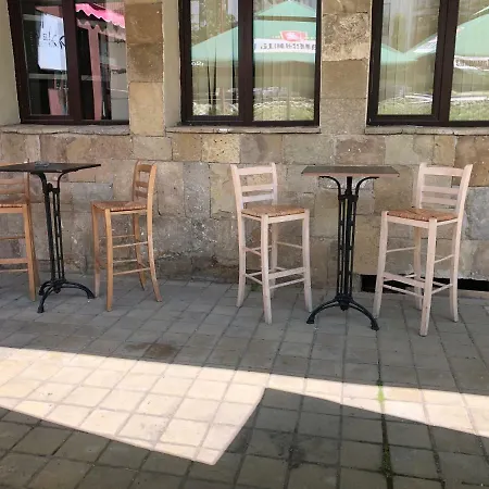 Aparthotel Flora-daisy 3*