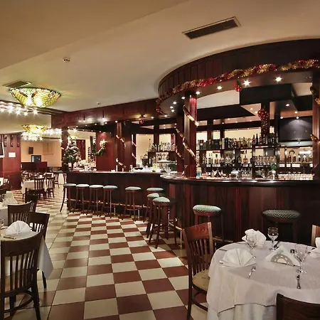 Aparthotel Flora-daisy 3*