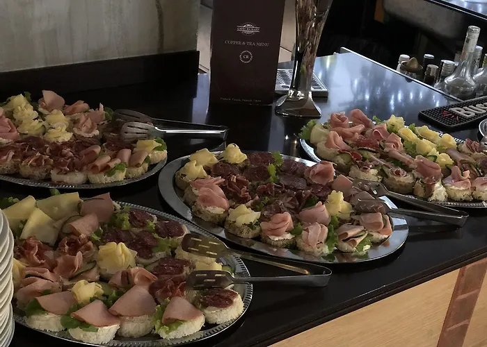 Flora-daisy מלון דירות 3*